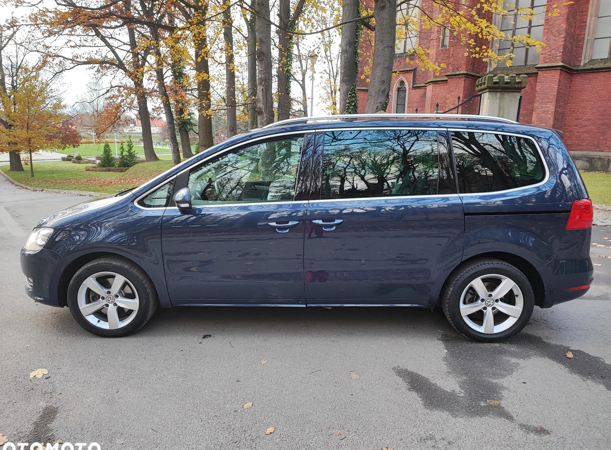 Volkswagen Sharan cena 39800 przebieg: 224000, rok produkcji 2012 z Grodków małe 232